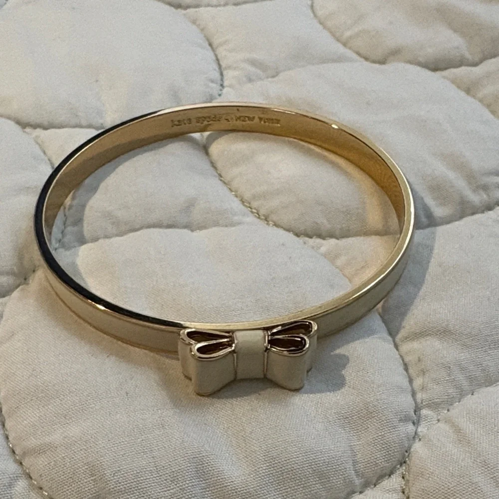 Gold Bow Bangle Bracelet - Picture 1 of 4